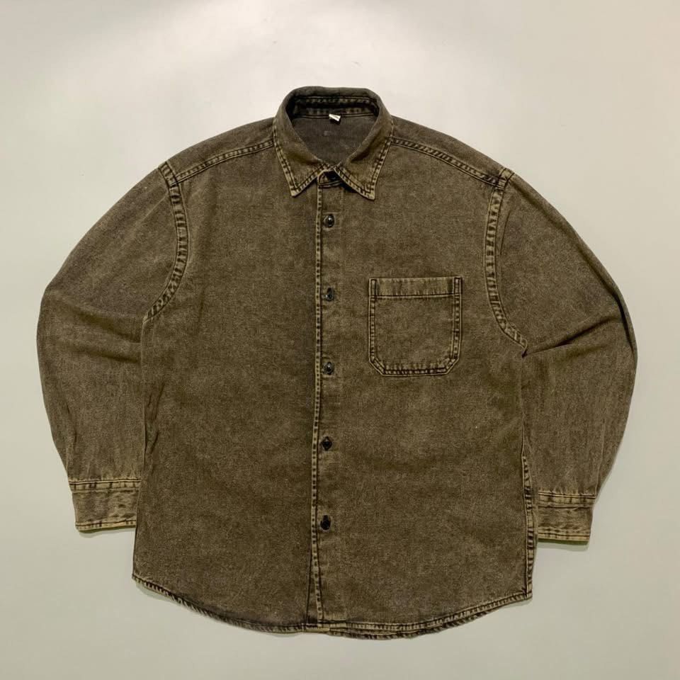 GU WASHED DENIM SHIRT (Category: Formal Shirts) located in Puerto Princesa. Submitted by kelvinfabr75674 (Listing ID 1467343919, Image 3). Description: Size S 22 width 27 length NO ISSUE EXCELLENT CONDITION Color rate 10📌.