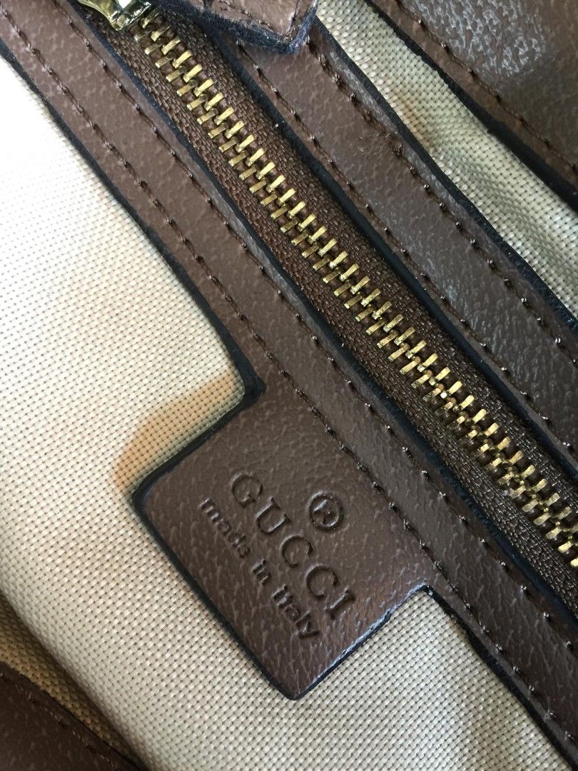 GUCCI BAG (Category: Belt bags, Clutches and Pouches) located in Bacolod City. Submitted by snorethrift (Listing ID 1467271486, Image 3). Description: EXCELLENT NO FLAWS GOOD FOR PSG 1000 FREE SF.