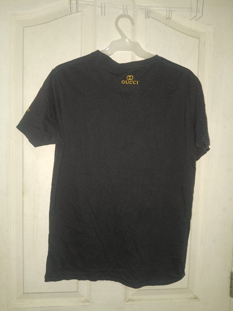 Gucci Paris Black T-Shirt (Category: Tshirts & Polo Shirts ) located in Bacoor. Submitted by knncze (Listing ID 1467208878, Image 3). Description: • preloved, wore it a lot • size tag: M • W×L - 18×25.5 • issue - one hole, worn out label.