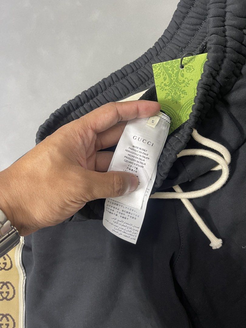 Gucci shorts (Category: Shorts) located in Manila. Submitted by mine2ownit (Listing ID 1467289077, Image 3). Description: Brand new No issue Loc manila.