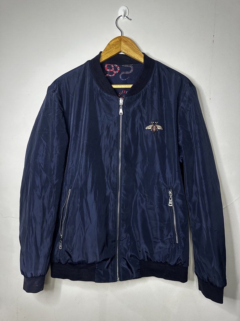 GUCCI SNAKE PRINT REVERSIBLE JACKET (Category: Coats, Jackets and Outerwear) located in Molave. Submitted by thriftmate13 (Listing ID 1467216352, Image 3). Description: .