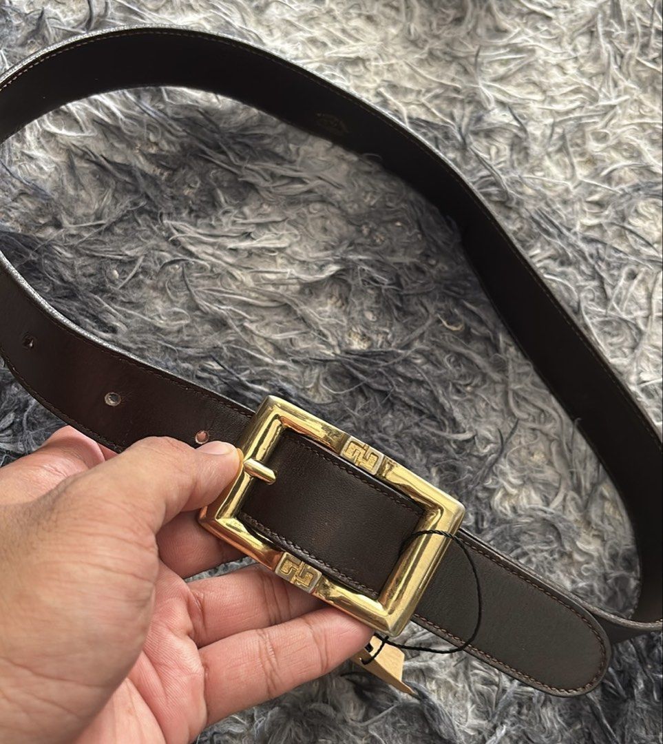 Gucci Vintage Leather Belt (Category: Luxury Accessories) located in Legazpi City. Submitted by thesource052 (Listing ID 1467217495, Image 1). Description: Vintage gucci Belt Legit Size 26-28 Excellent condition No issues.
