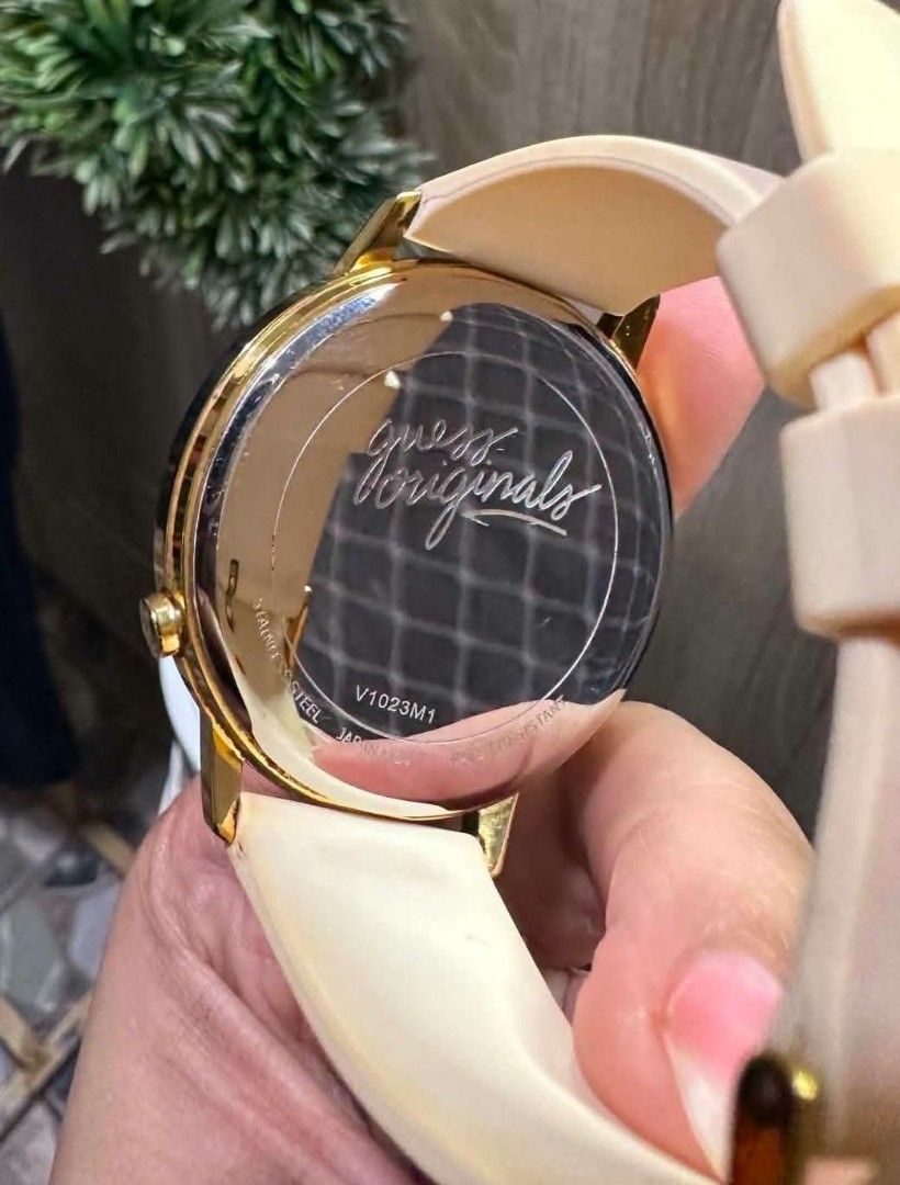Guess watch (Category: Luxury Watches) located in Tagum. Submitted by cathsuesurplus (Listing ID 1467239393, Image 3). Description: guess watch rubber 1st to pay.