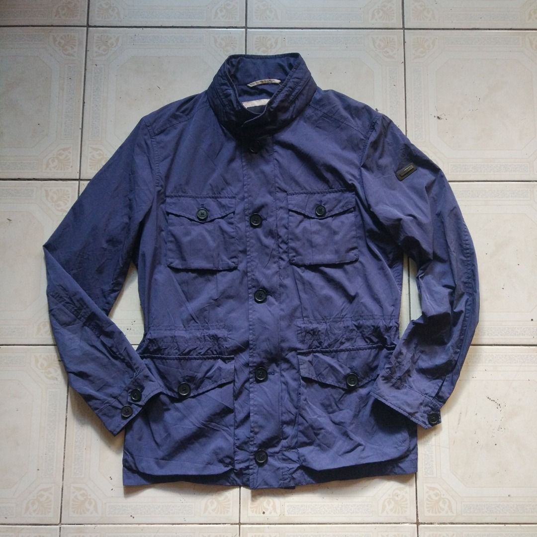 Hackett Lightweight Field Jacket S (Category: Coats, Jackets and Outerwear) located in Pasay City. Submitted by denimdude.ph (Listing ID 1467258093, Image 1). Description: with packable hood.