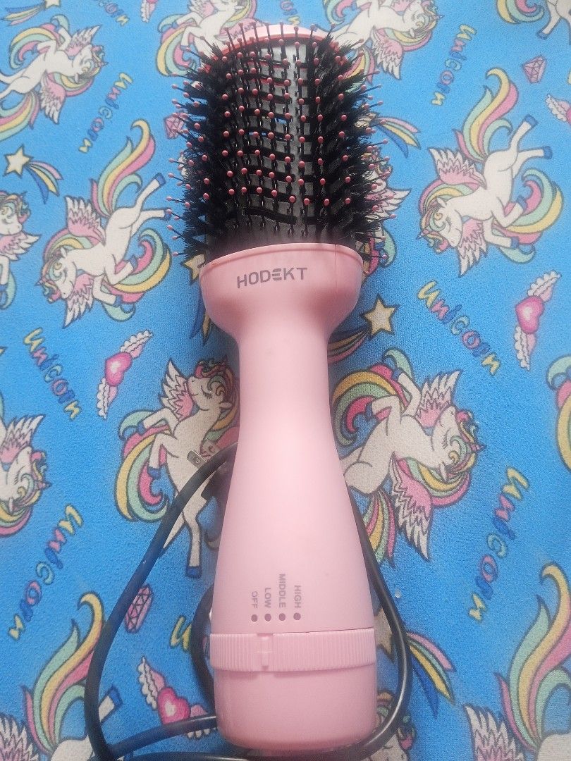 Hair dryer brush (Category: Hair) located in Bulacan. Submitted by fujikko (Listing ID 1467174570, Image 1). Description: .