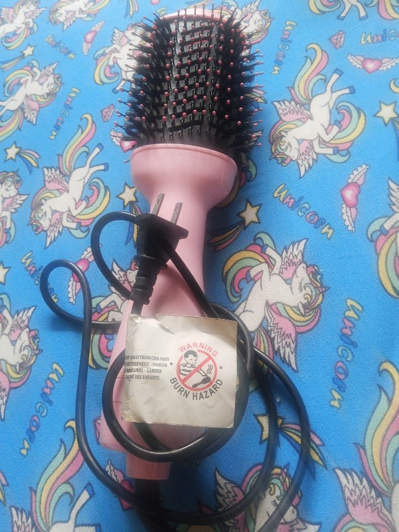 Hair dryer brush (Category: Hair) located in Bulacan. Submitted by fujikko (Listing ID 1467174570, Image 2). Description: .