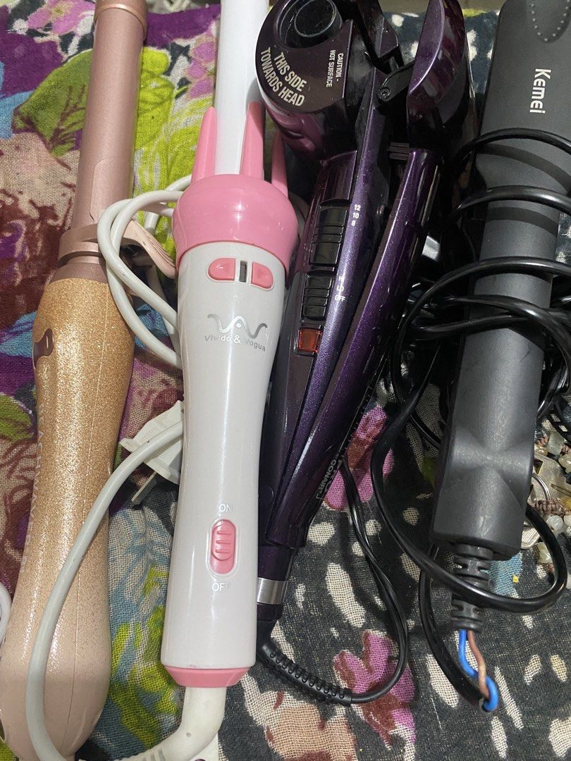 HAIR TOOLS BUNDLE FOR 500!! (DECLUTTERING) (Category: Hair) located in Quezon City. Submitted by racbln (Listing ID 1467305120, Image 3). Description: !!GET THIS BUNDLE FOR 500!! Rfs: Decluttering :)) No issues - Hair straightener - Hair curler .