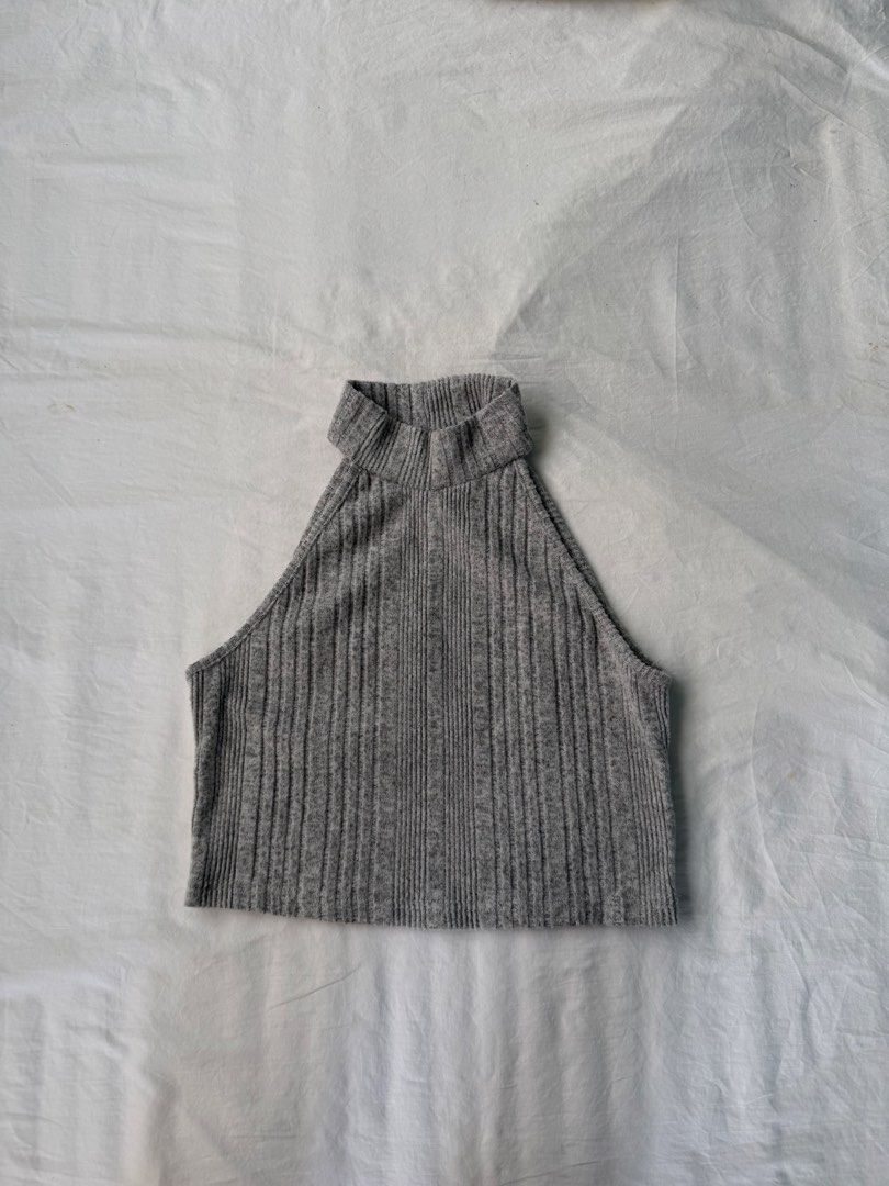 Halter tops (Category: Others Tops) located in Tarlac. Submitted by el401_ (Listing ID 1467174627, Image 2). Description: Size xs ₱70 each .