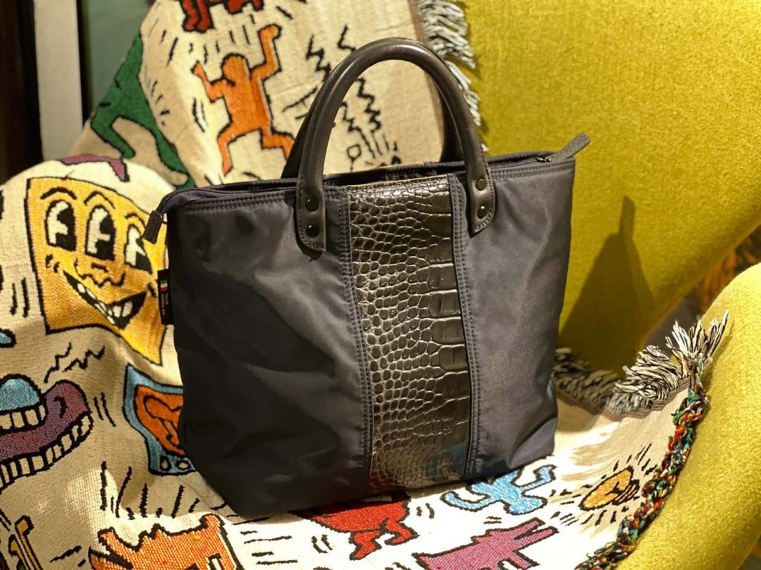 Handbags (Category: Beach Bags) located in Manila. Submitted by mightyfox.28e9a1 (Listing ID 1467291219, Image 3). Description: .
