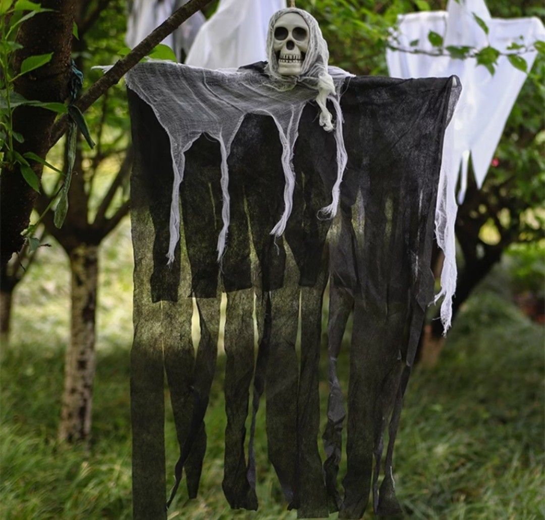 HANGING SKULL HALLOWEEN DECORATION (Category: Occasions & Party Supplies) located in Mandaluyong City. Submitted by kookiejoyz (Listing ID 1467169387, Image 1). Description: FOR SALE: HANGING SKULL HALLOWEEN DECORATION WE ALSO HAVE OTHER HALLOWEEN DECORATION FOR INQUIRY AND ORDER KINDLY DM ME.