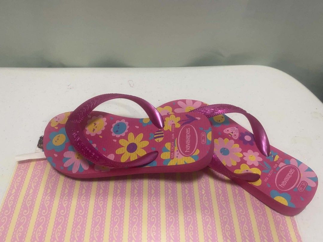 Havianas Pink Floral (Original) (Category: Babies & Kids Fashion) located in Muntinlupa City. Submitted by swiftowl.0cc8ab (Listing ID 1467308396, Image 1). Description: barely used, used twice only rsf: my daughter not comfortable wearing flip flops original price:1000.