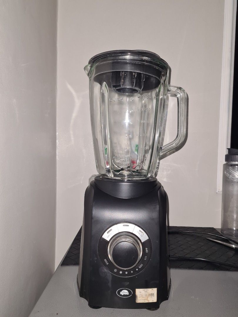 Heavy duty blender (Category: Juicers, Blenders & Grinders) located in Pasay City. Submitted by omicom16 (Listing ID 1467278255, Image 3). Description: .
