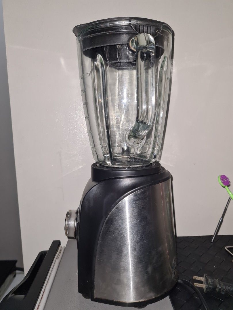 Heavy duty blender (Category: Juicers, Blenders & Grinders) located in Pasay City. Submitted by omicom16 (Listing ID 1467278255, Image 2). Description: .