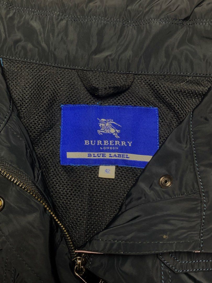 Burberry Blue Label Black Nylon Coat (Category: Luxury Apparel) located in Las Pinas. Submitted by wayne_heats (Listing ID 1467338570, Image 3). Description: MEASUREMENTS 📏 WIDTH: 21 LENGTH: 31 color rate: 10/10 🎨 condition: like new ✅ flaws | issues: none ❌.