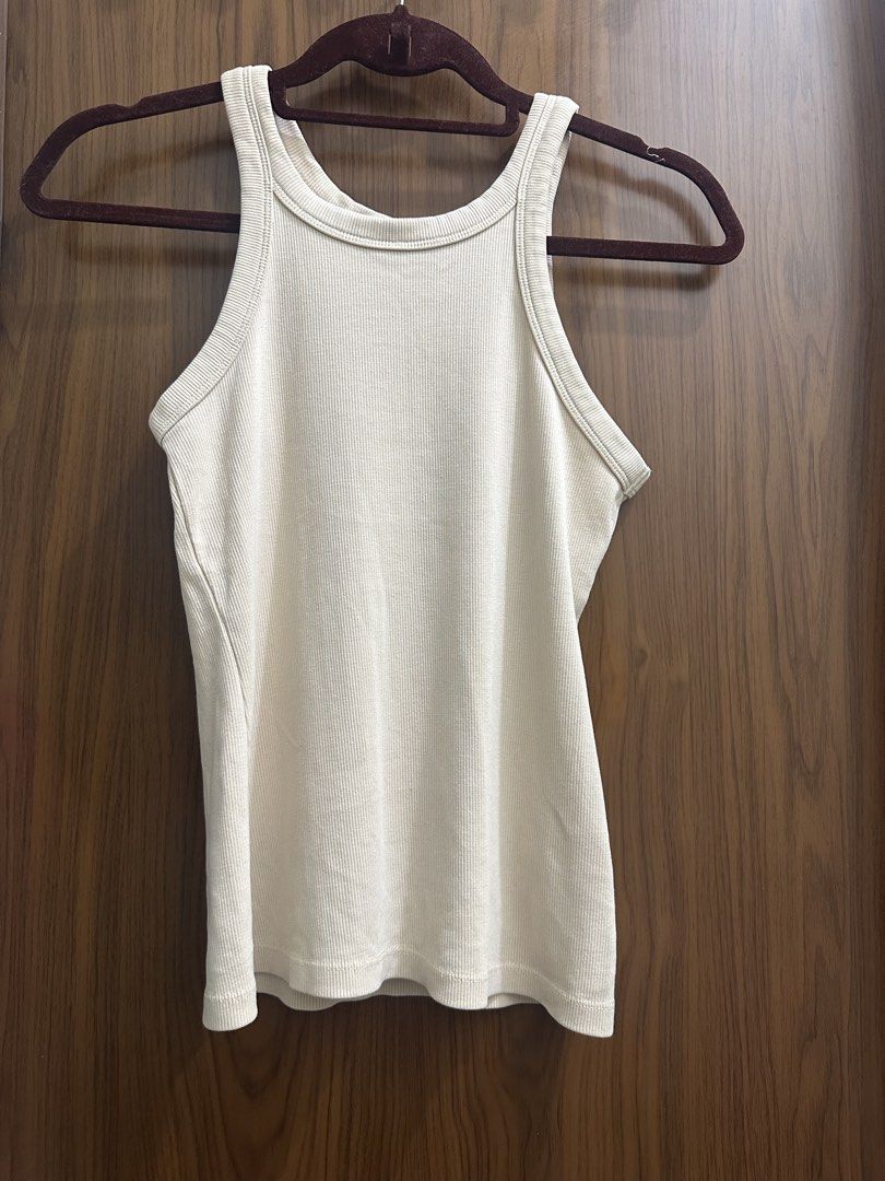 H&M Beige Sleeveless top (Category: Sleeveless) located in Makati City. Submitted by xo.thrifty (Listing ID 1467246726, Image 1). Description: .