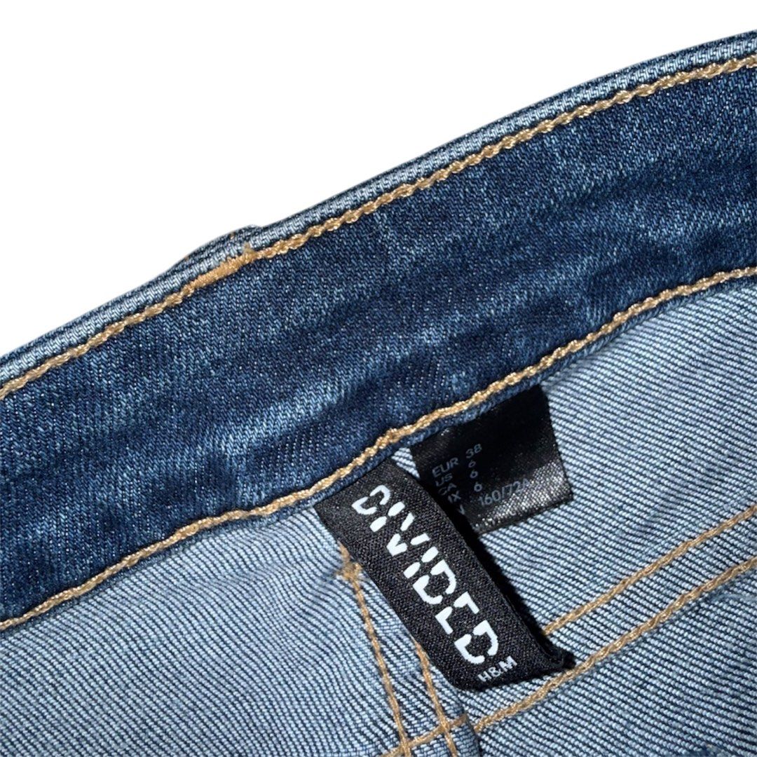 H&M Low Rise Mini Flare Jeans (Category: Jeans) located in Santa Rosa. Submitted by elo.declutters (Listing ID 1467344274, Image 2). Description: Jeans is flattering, especially with heels and flats. RFS: Duplicates Condition: 10/10 (Excellent).