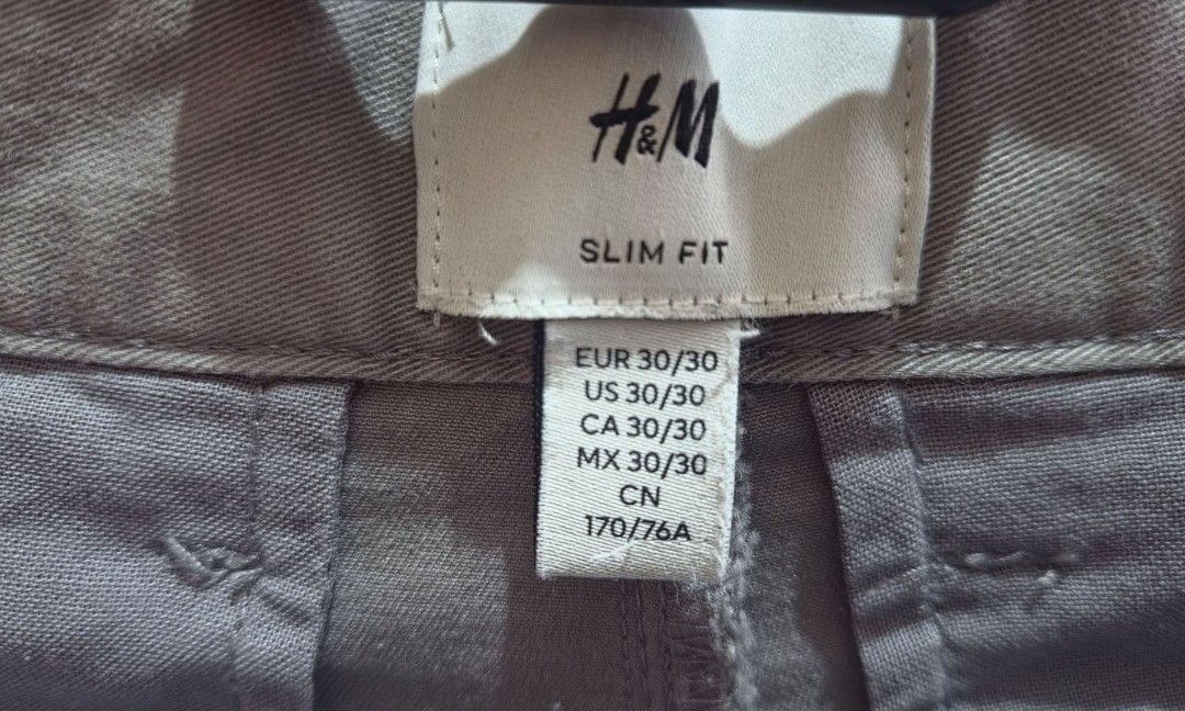H&M Men's Chinos (Category: Chinos) located in Manila. Submitted by crslfinds (Listing ID 1467200861, Image 3). Description: *H&M Gray Chinos *Slim Fit *Size 30.