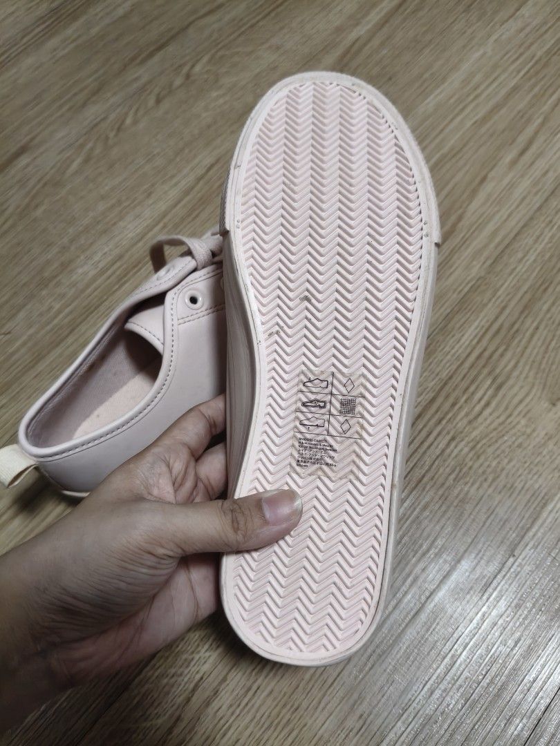H&M Pink Sneakers 37 (Category: Sneakers) located in San Fernando. Submitted by pollygirl08 (Listing ID 1467269806, Image 2). Description: - Brand: H&M - Color: Cute pink (laces and soles match) - Style: Lace-up casual sneakers with heel pull tabs - Perfect for everyday wear and comfortable walking.
