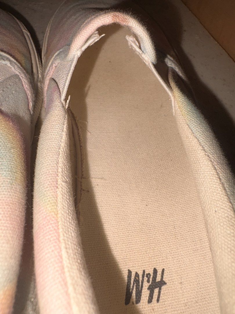H&M Slip-On (Category: Babies & Kids Fashion) located in Catarman. Submitted by hyukissco (Listing ID 1467278659, Image 3). Description: Size 31 Bought in H&M store Rfs: Outgrown .