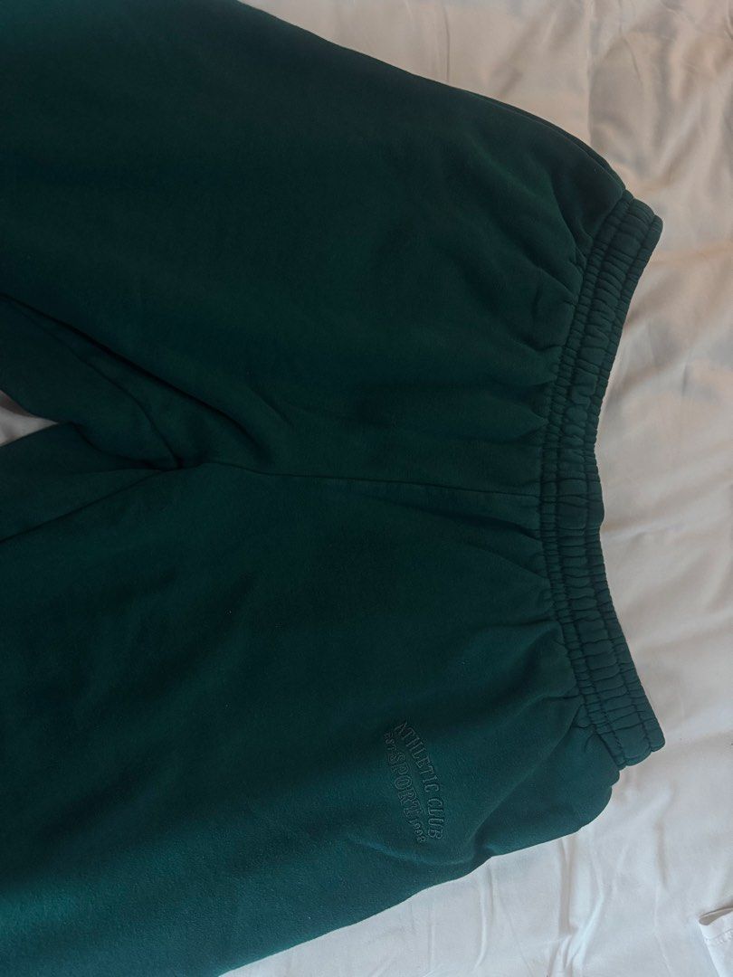 H&M sweatpants (Category: Other Bottoms) located in Manila. Submitted by emilyclothes.usa (Listing ID 1467239598, Image 1). Description: .