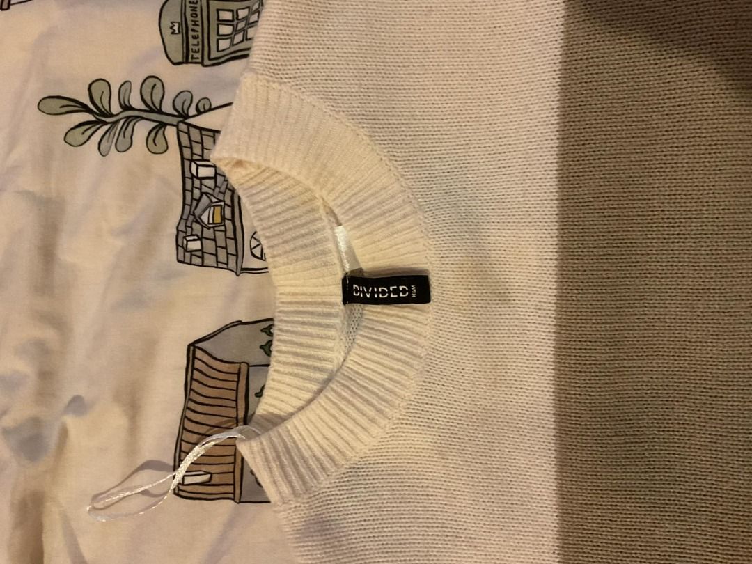 H&M white and light brown stripe sweater (Category: Coats, Jackets and Outerwear) located in Caloocan City. Submitted by fromdaphne (Listing ID 1467255027, Image 2). Description: rfs: not needed anymore used like 3 times size: xs-s (oversized) mop: gcash & maya.