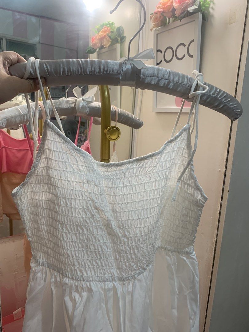 H&M white smocked maxi dress (Category: Dresses) located in Bocaue. Submitted by gaille29 (Listing ID 1467237803, Image 2). Description: .