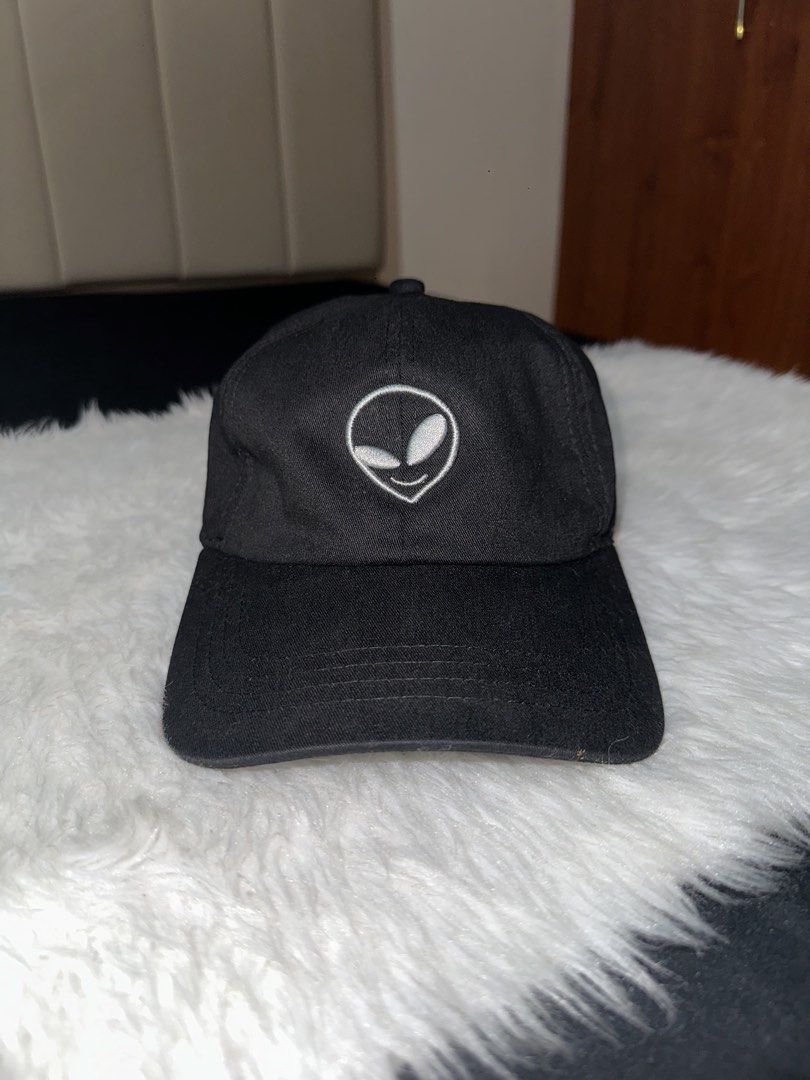 HNLY. dad hat black (Category: Caps & Hats) located in Cainta. Submitted by sati_vaaa (Listing ID 1467344550, Image 1). Description: excellent condition. this is the first release version.