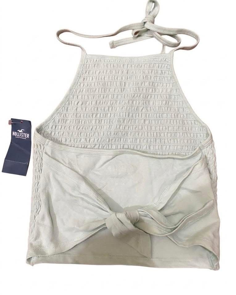 HOLLISTER HALTER TOP (Category: Sleeveless) located in Pasay City. Submitted by blushyblooms (Listing ID 1467289676, Image 2). Description: ⭐️ Hollister Halter Top size xs - s 📦 𝐏𝐚𝐬𝐚𝐲 𝐂𝐢𝐭𝐲 𝚜𝚑𝚒𝚙𝚜 𝚗𝚊𝚝𝚒𝚘𝚗𝚠𝚒𝚍𝚎 𝚟𝚒𝚊 𝚓&𝚝 + 𝚏𝚕𝚊𝚜𝚑 𝚎𝚡𝚙𝚛𝚎𝚜𝚜 ♡.