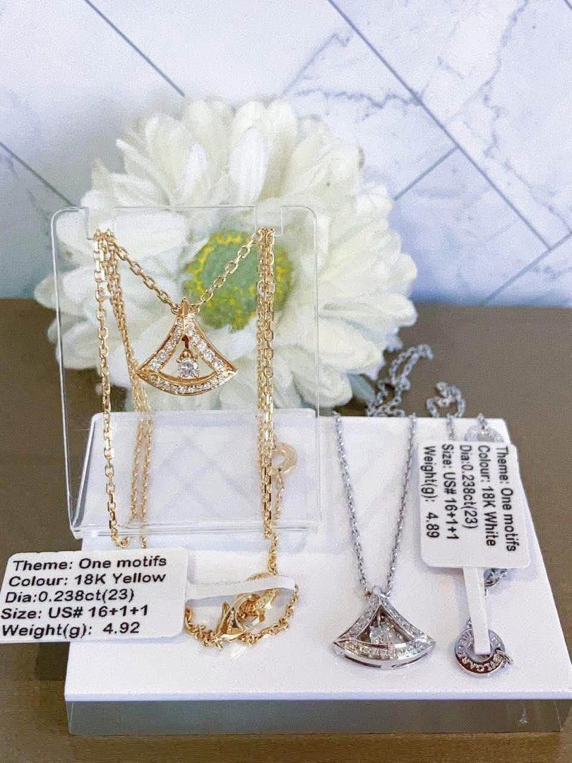 Hongkong setting (Category: Necklaces) located in Paranaque City. Submitted by sarahlarsson_ (Listing ID 1467272667, Image 2). Description: Brand new Add 1,500 for the box.