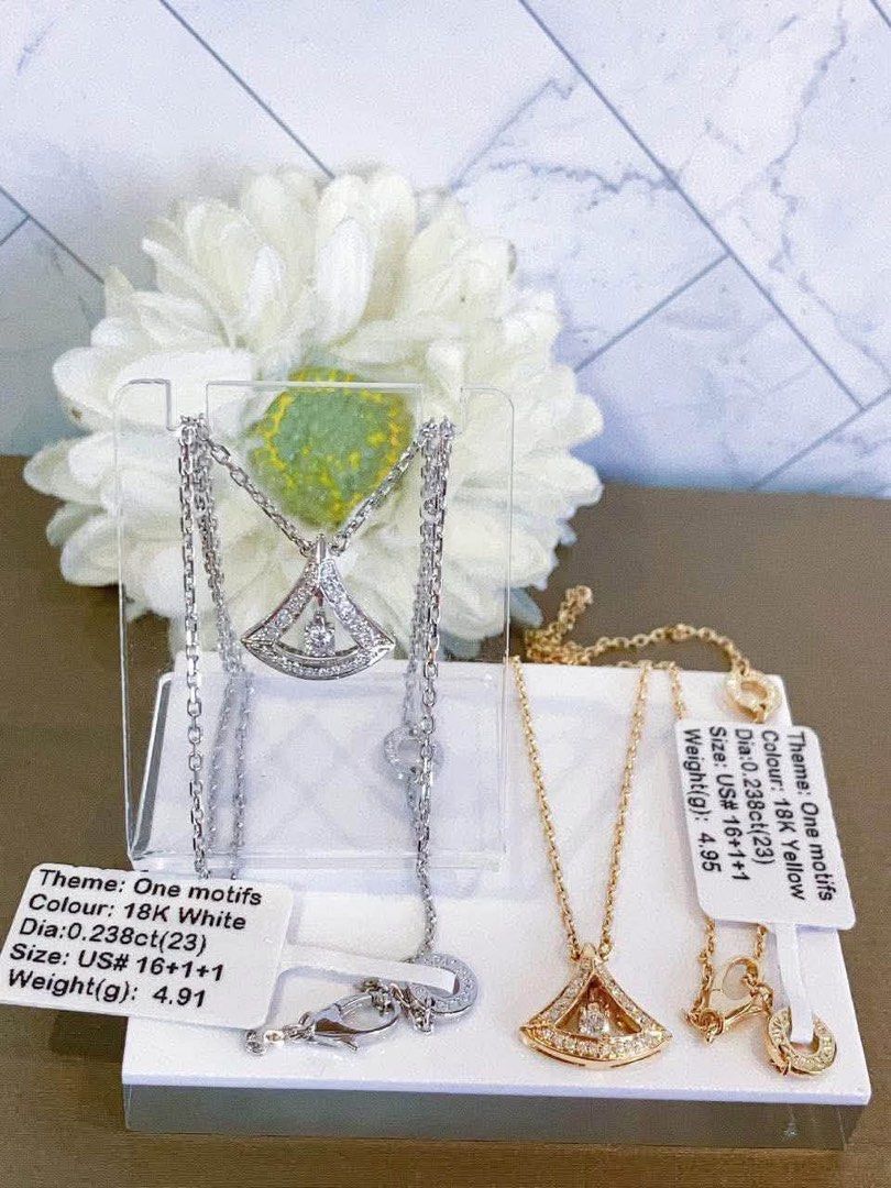 Hongkong setting (Category: Necklaces) located in Paranaque City. Submitted by sarahlarsson_ (Listing ID 1467272667, Image 3). Description: Brand new Add 1,500 for the box.