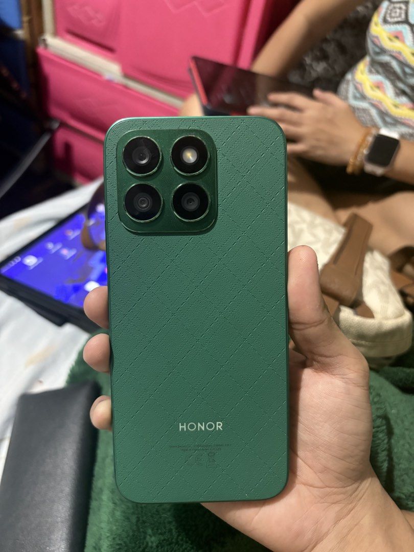 Honor X8B (Category: Android Others) located in Manila. Submitted by jay_cee241623 (Listing ID 1467224817, Image 2). Description: FOR SALE HONOR X8B 8/512GB No history of repair no issue smooth Pwede kahit anong picture ilagay up to 100+ Photos and videos Unli reset Specs •️8 Gram turbo RAM •️512GB ROM •4500mAh battery •️35watts fast charging •️108mp main camera (sobrang linaw) •️50mp front dual cam (sobrang linaw) •snapdragon 680 gaming (6nm) •️