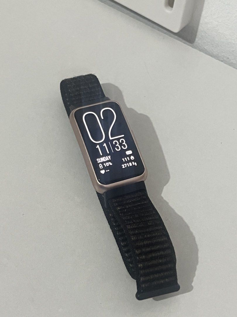 Huawei Band 7 (Category: Women's Watches) located in Bulacan. Submitted by deideiii (Listing ID 1467228093, Image 1). Description: as is, nego charger included.