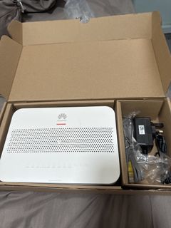 Huawei OptiXstar Router with Power Adapter, Computers & Tech, Parts ...