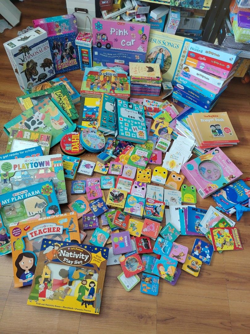 Huge Kids Book and Play Set Bundle (Category: Children's Books) located in Santiago. Submitted by aceheart0118672 (Listing ID 1467184803, Image 1). Description: Preloved books—expect some flaws, stains, and tears. Some Priddy books have missing pieces and spine damage. Busy books do not include figures and mats unless specified. Please manage your expectations. First to pay gets the items..