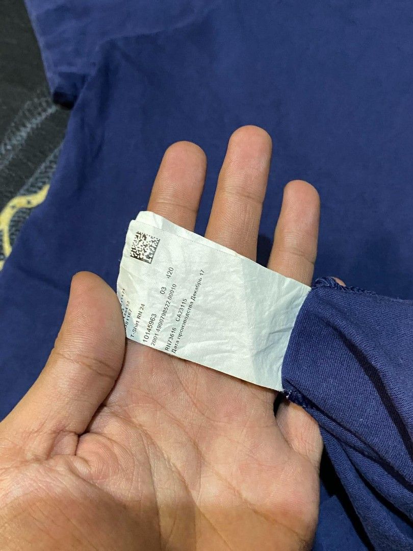 HUGO BOSS (Category: Tshirts & Polo Shirts ) located in Quezon City. Submitted by thrift.sta (Listing ID 1467210195, Image 3). Description: excellent like new no issue 20x28 650+shipping fee.