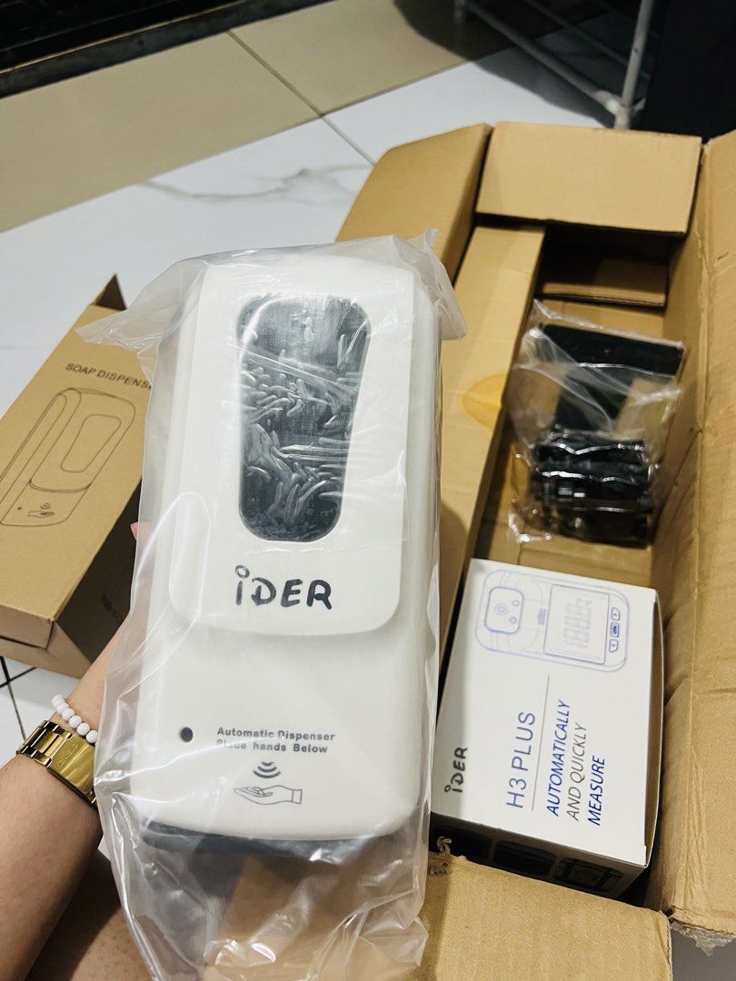 IDER H3 PLUS TEMPERATURE SCANNER & IDER AUTOMATIC ALCOHOL DISPENSER SET WITH ADJUSTABLE STAND UP TO 5FT. (Category: Health Monitors & Weighing Scales) located in Manila. Submitted by goldenfire_0b8118 (Listing ID 1467347485, Image 2). Description: Brandnew all gods.