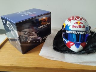 (Category: ) located in . Submitted by f1model-cars-helmets (Listing ID 1467183004, Image 1). Description: .