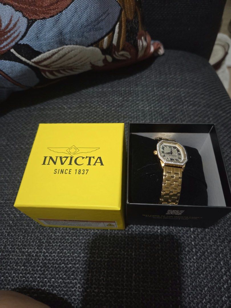 Invicta Watch for SALE (Category: Luxury Watches) located in Manila. Submitted by beybmuffin (Listing ID 1467279190, Image 1). Description: original invicta watch from canada.