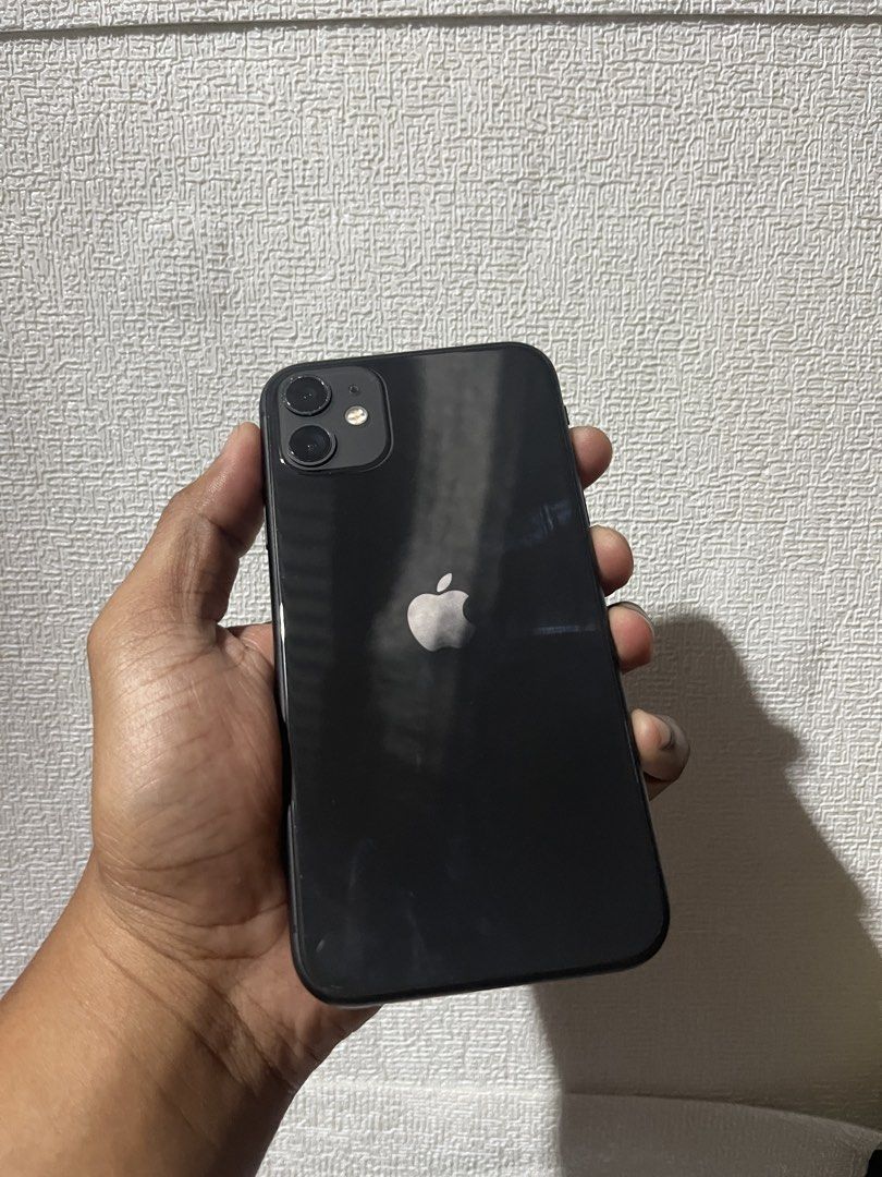 iPhone 11 256gb (Category: iPhone 11 Series) located in Caloocan City. Submitted by djaye.gadgets (Listing ID 1467246702, Image 1). Description: J/A Variant iOS 27 Face ID working True Tone working Battery Health 90% Physical Appearance 9.5/10 Check upon meetup Parts & Service History • Battery (Unverified) • Display (Unverified) Replaced parts are both original galing sa ibang unit, but still reads as "unverified" 9,499 slightly negotiable Inclu