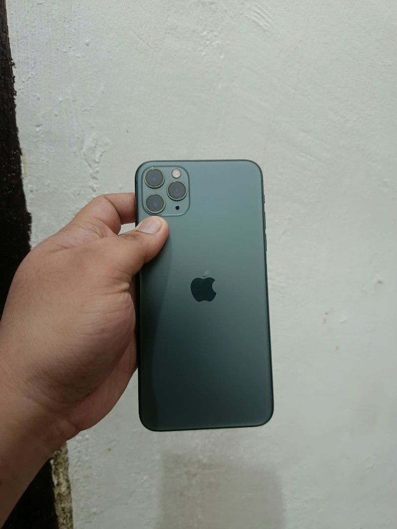 Iphone 11 Promax 512GB (Category: Other Mobile & Gadget Accessories) located in Manila. Submitted by anjiegadgets (Listing ID 1467343579, Image 3). Description: 10500 Iphone 11 ProMax 512GB SmartLocked 100 Batthealth Lady Owned Good Condition Minimal Dents Honest Issue: Replace Lcd And Battery but good performance ✅True Tone ❌Face Id Inclusion Case And Charger Rfs Need Funds Preggy po 😅 Loc Sta Quiteria Southcaloocan .