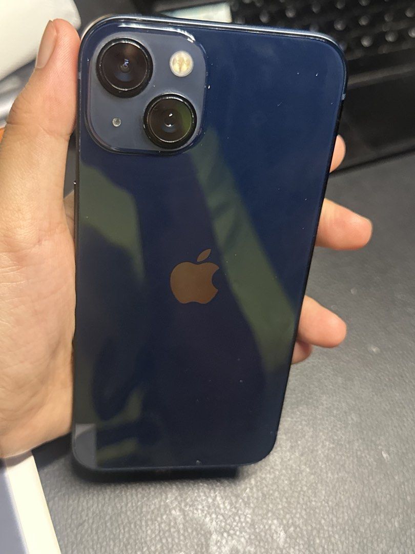 Iphone 13 128gb (Category: iPhone 13 Series) located in Manila. Submitted by samsongarcia (Listing ID 1467249524, Image 1). Description: Globe Lock January lang nabili May warranty pa. Reset mag sawa Mataas pa health battery Unit and box only Nego usap nalang magkano Need funds lang kaya ibebenta. Location: cainta rizal or Manila .