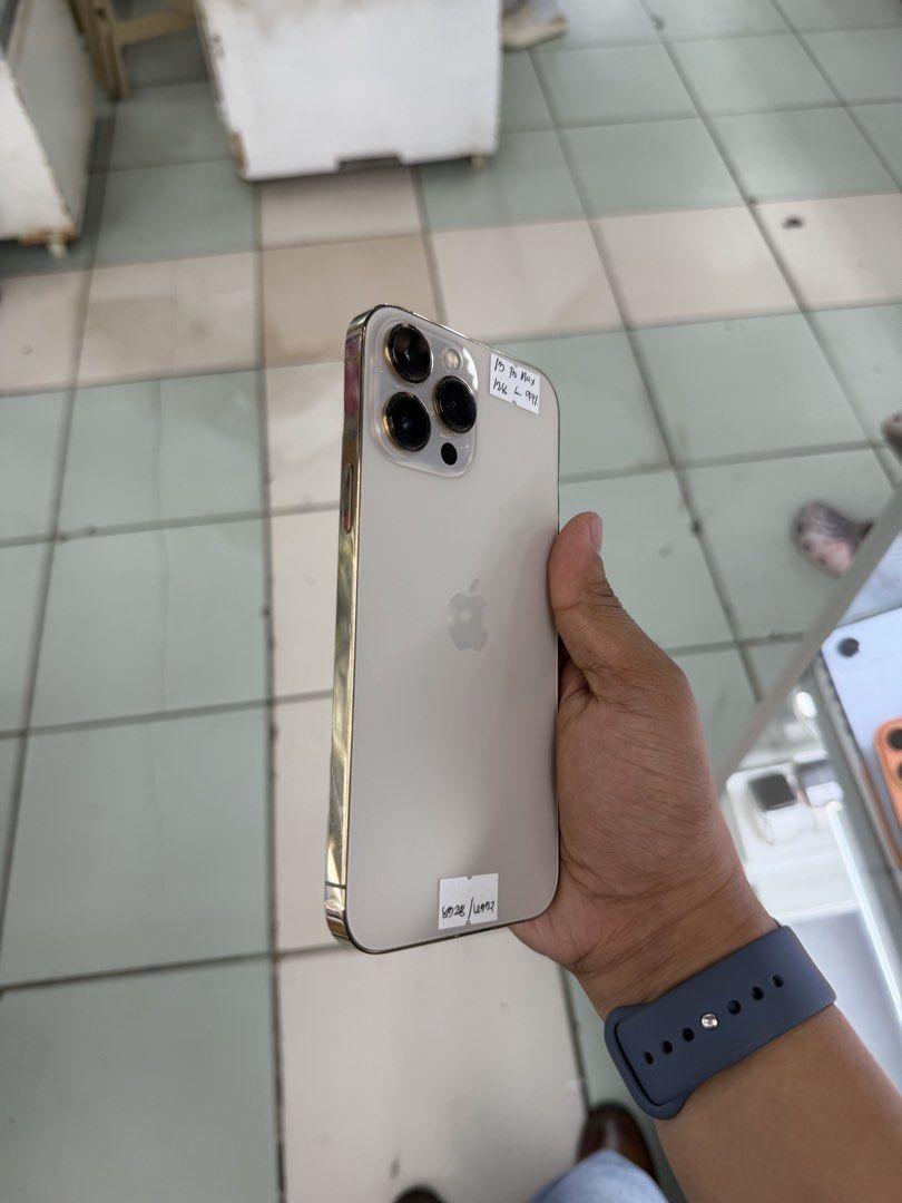 iPhone 13 Promax smart 128GB (Category: iPhone 13 Series) located in Manila. Submitted by ram-gadget-shop (Listing ID 1467212797, Image 3). Description: GREENHILLS SHOPPING CENTER 🔥 RUSH RUSH RUSH SALE! 🔥 📱 iPHONES & ANDROID PHONES FOR SALE & SWAPPING! ✨ ✅ Smooth & Fast Performance ✅ Slightly Used / Well-Maintained Units ✅ Reset to Factory Settings ✅ No Hidden Issues ✅ Free Unit Checking ✅ With Warranty 🎁 FREEBIES INCLUDED: ✅ Phone Case ✅ Tem
