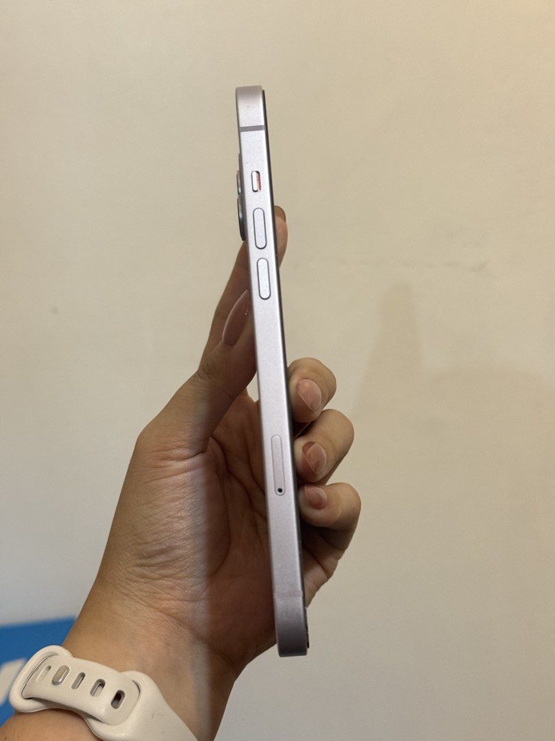 iPhone 14 Plus 256GB (Category: iPhone 14 Series) located in Manila. Submitted by jemmyyxx (Listing ID 1467280391, Image 3). Description: Openline No issues No dents/cracks No previous repairs Battery health 76% With box Lalamove/meet up (sm bicutan/sm sucat only).