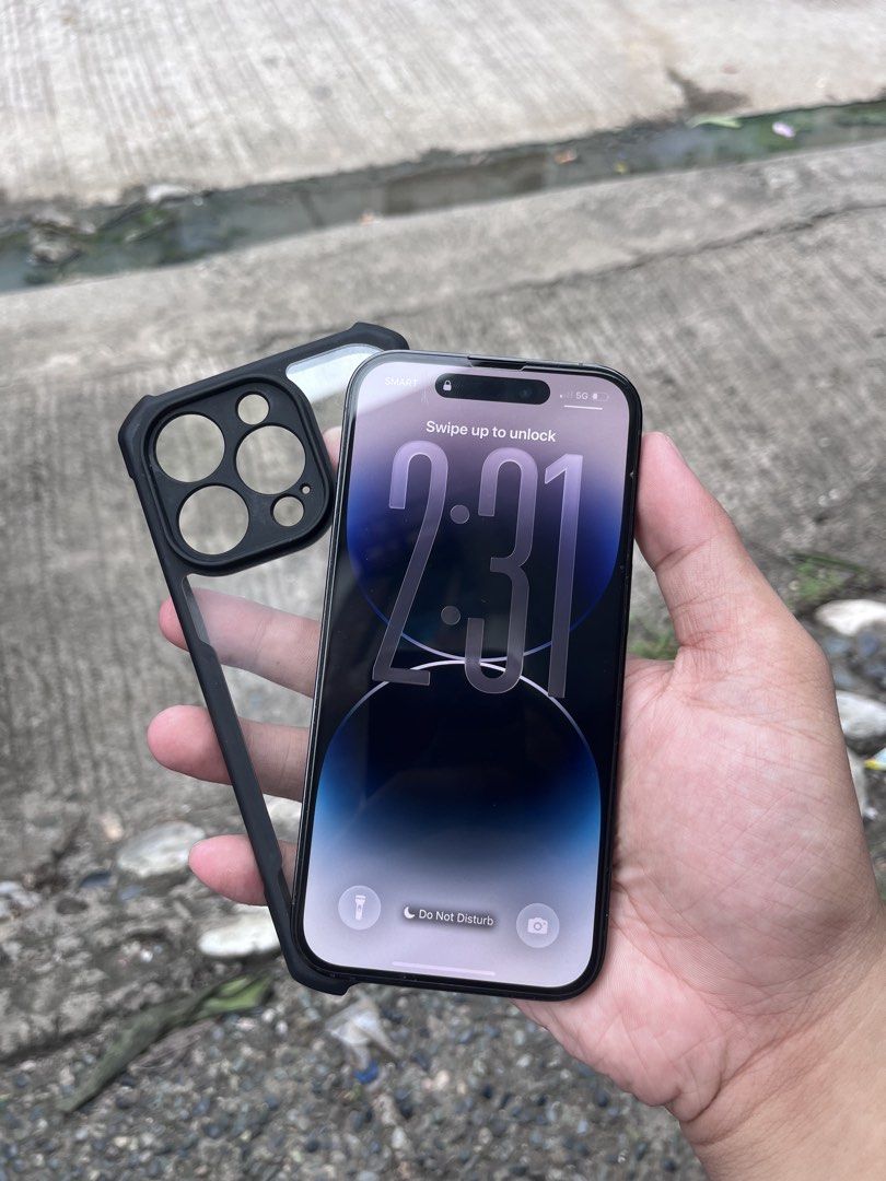 Iphone 14 Pro Space Black (Category: iPhone 14 Series) located in Bacoor. Submitted by braylz222 (Listing ID 1467230188, Image 2). Description: Iphone 14 Pro Space Black 128gb ZPA Variant NTC Approved 98% bh (normal peak can provide 3utools) No sim restriction Face id and True tone working No history of repair All parts original Inclusion: Unit and Case Cavite area 27,500 .