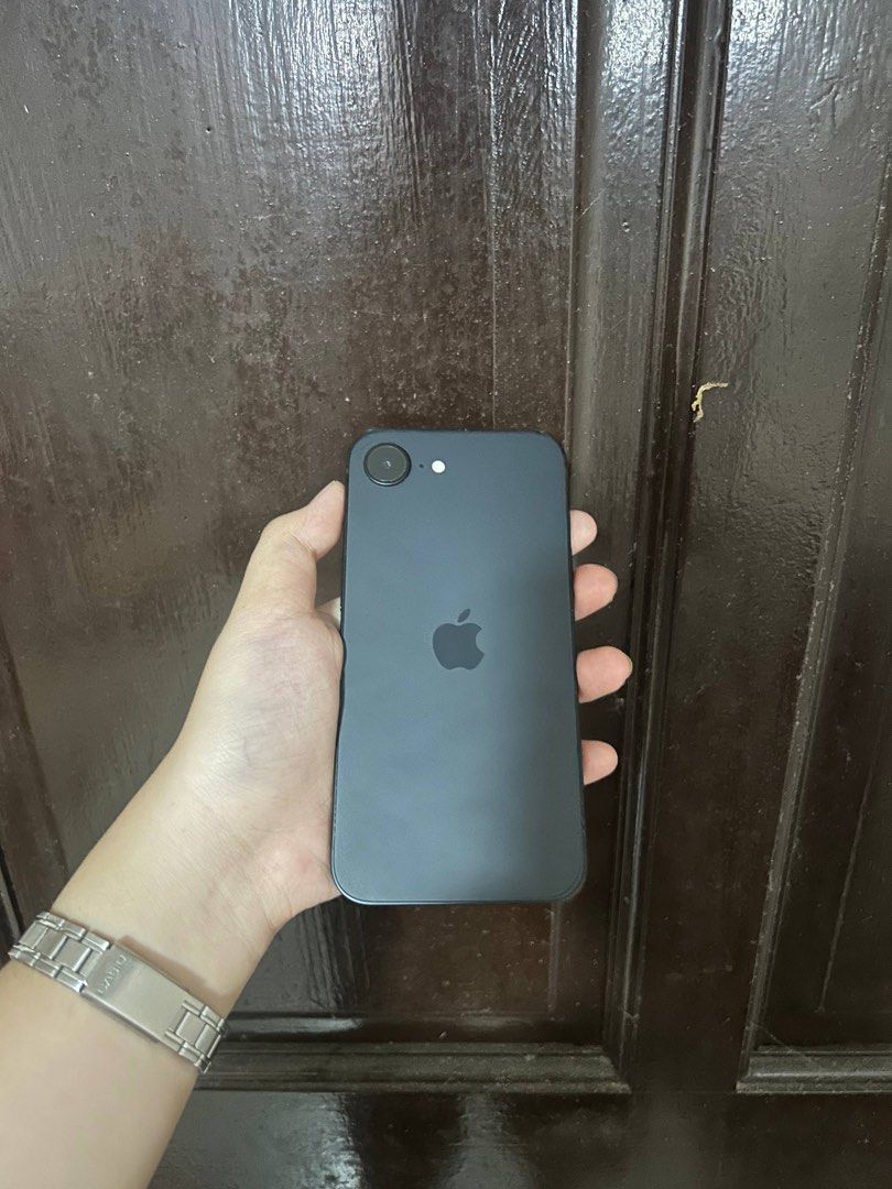 IPHONE 16E FULL INCLUSIONS! 128GB (Category: iPhone 16 Series) located in Mandaluyong City. Submitted by aeahzcollective.ph (Listing ID 1467239429, Image 1). Description: IPHONE 16e 128gb •Original Parts •Battery Health: 91% •617 cycle count •Unli reset -Face Id ✔️ -Truetone ✔️ -Camera (Front and Back)✔️ -All Button ✔️ -Speaker and Mic ✔️ -Charging Port ✔️ -No Sim Restriction ✔️ 𝐈𝐧𝐜𝐥𝐮𝐬𝐢𝐨𝐧 -UNIT -2 CASE -1 TEMPERED GLASS -ORIG BOX -ORIG C