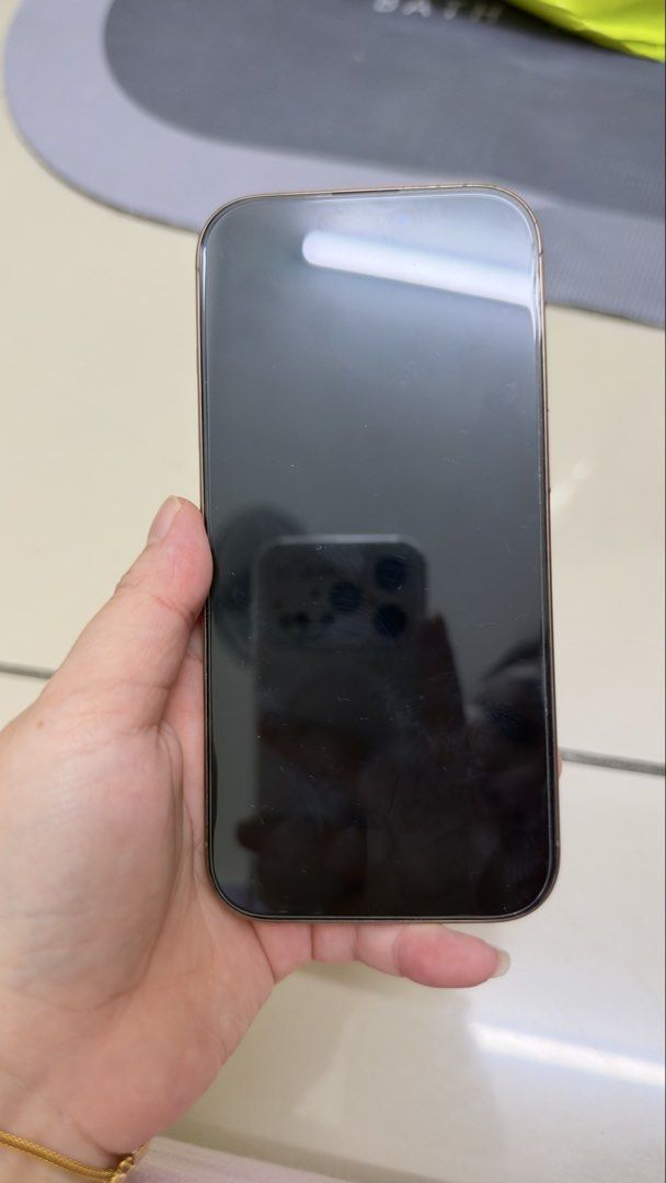 iphone 16pro (Category: iPhone Others) located in Kuala Lumpur. Submitted by tiffanyte0331 (Listing ID 1467211521, Image 3). Description: 📱 型号：iPhone 16 Pro 🏜️ 颜色：Desert Titanium 沙漠色钛金属 💾 容量：256GB 🔋 电池健康：91% ✅ 所有功能正常 ✨ 机身没有任何划痕，整体很新 📍KL/Selangor Area .