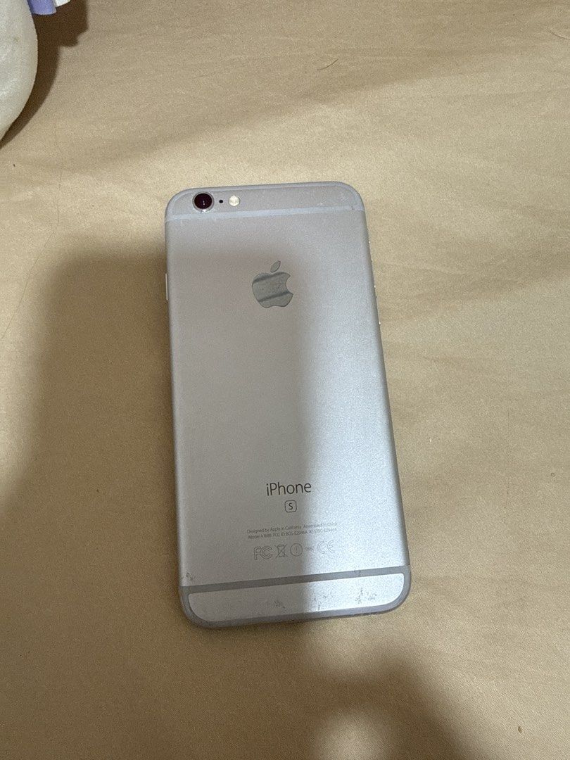 Iphone 6s (Category: iPhone 6 Series) located in Quezon City. Submitted by sbcarrot (Listing ID 1467292493, Image 2). Description: 128G.