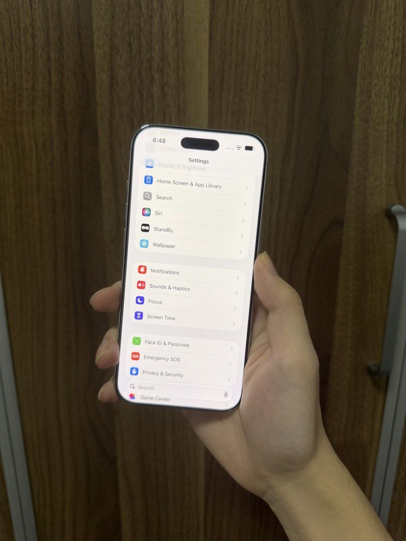 iPhone Air 256g （分類：iPhone Air Series）位於 Hong Kong。 由 chungshekl 提交（商品編號 1467314893，圖片 2）。簡介： iPhone air 256g cloud white 陸版 正常運作 Mon冇花 機身一處小花 battery health 99% 保養至04/2027。