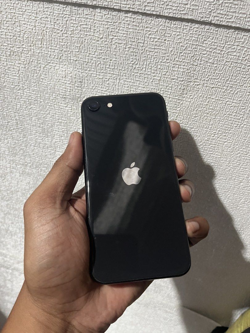 iPhone SE 2020 64gb (Category: iPhone SE Series) located in Caloocan City. Submitted by djaye.gadgets (Listing ID 1467259909, Image 2). Description: [Bypass with Sim] - Any simcard will do. Can login iCloud & Appleid. Once purchased, factory reset is restricted. iPhone SE 2020 64gb (Same Specs as iPhone 11) Factory Unlock (No Sim Restrictions) LL/A Variant iOS 27.0.1 Fingerprint working True Tone working Battery Health 80% Physical Appearance 9.5
