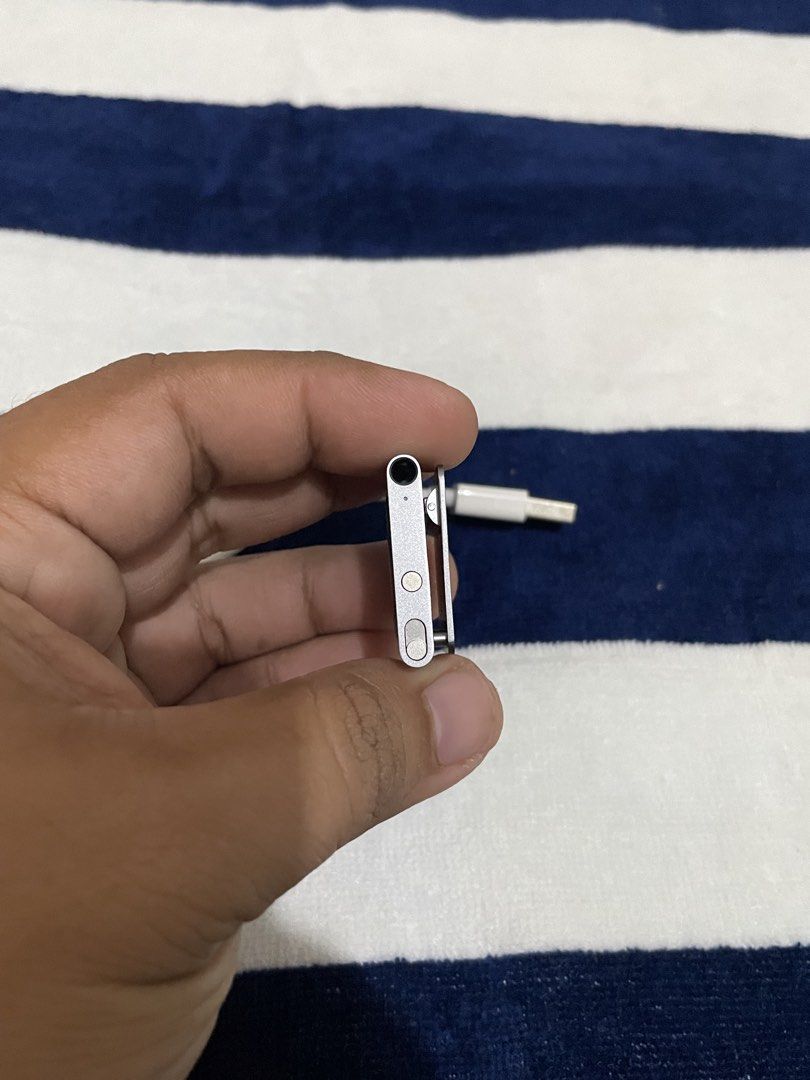 iPod shuffle (4th generation) (Category: Portable Music Players) located in Urdaneta. Submitted by prelovedandfound (Listing ID 1467337050, Image 3). Description: Working Good condition Battery need to replace 2gb With charger cable Ship via lbc cod/cop with dp Location: Urdaneta Pangasinan .